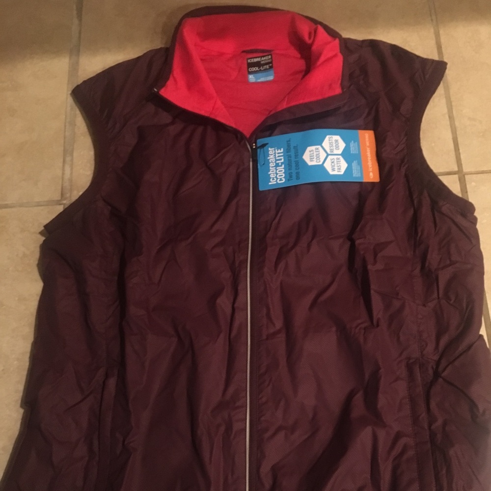 Women’s XL rush icebreaker vest